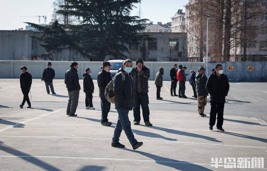 年后首拨“靠活”的打工人，他们有的已经忘记了春节的味道