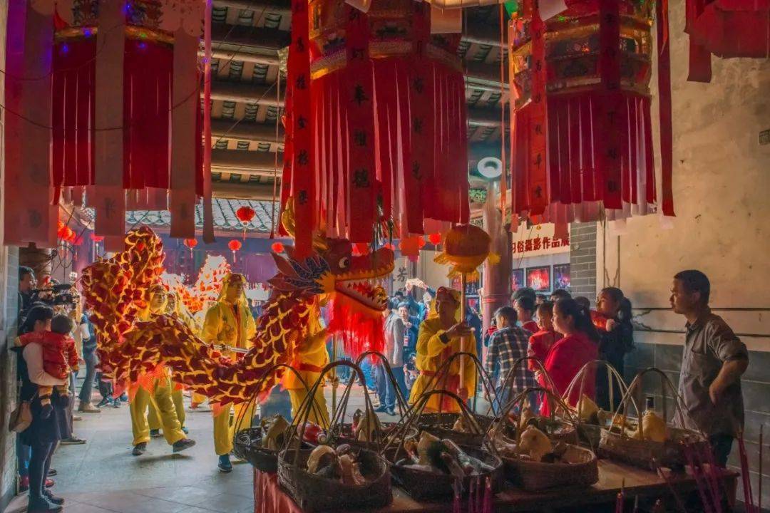 快来看河源市的忠信花灯吊灯习俗_大湖镇_活动_项目