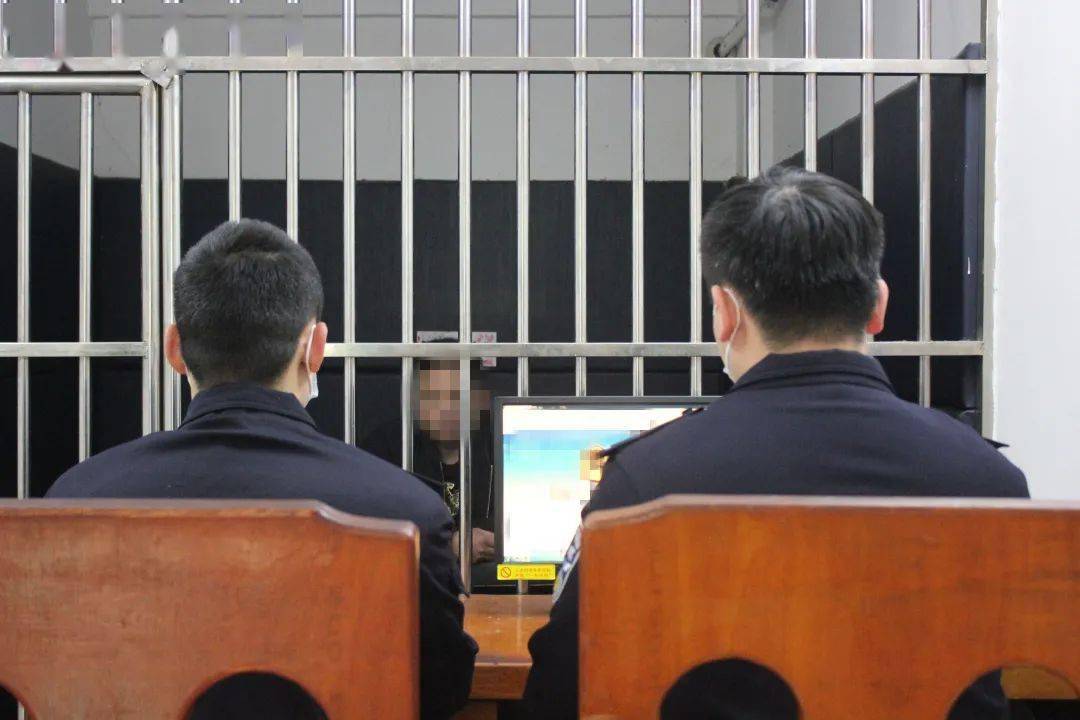 近日,潮阳公安机关在金浦街道南门社区对一通过"鱼虾蟹"的方式进行