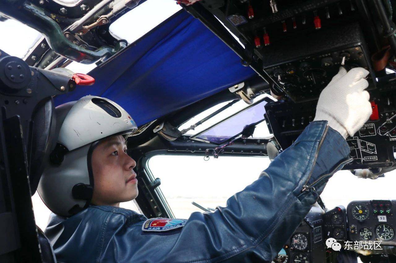 东部战区空军航空兵组织飞行训练