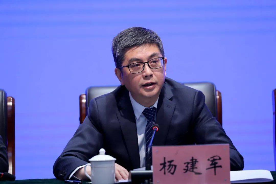 市人民政府副市长,市公安局局长杨建军答记者问市人民政府副市长,市