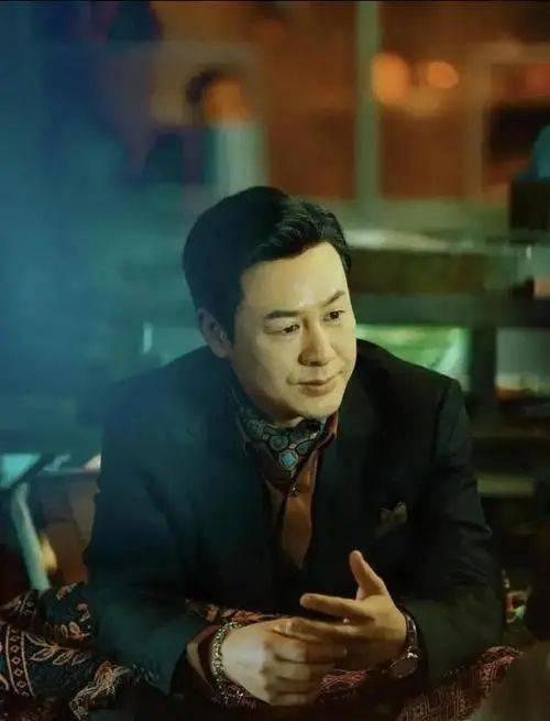 曾在《乘龙怪婿》里饰演贾发的张颂文,如今凭借剧集《狂飙》爆红_观众