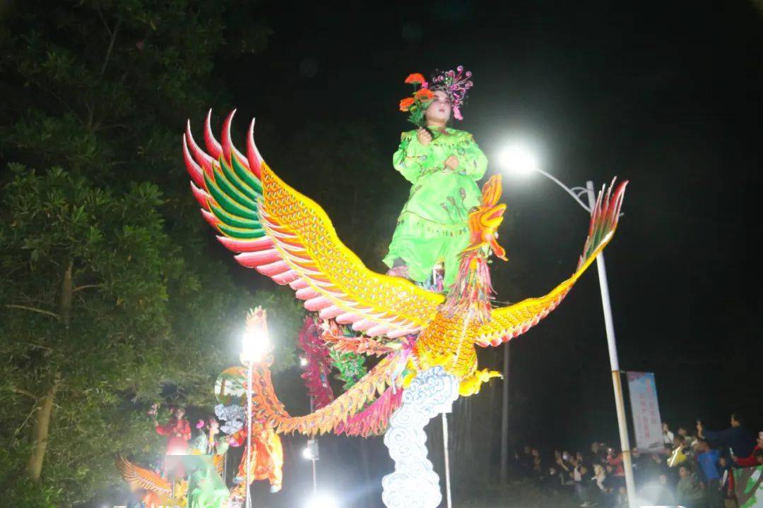 如今信宜飘色回归,你去看吗?_人们_村民_群众