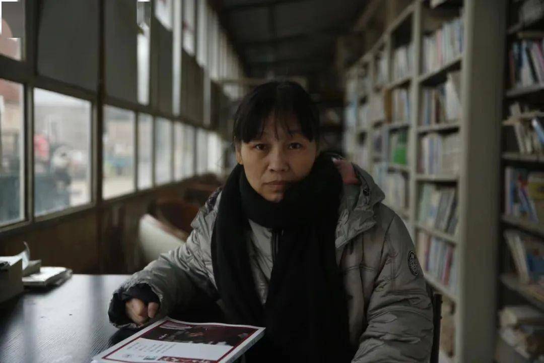 【独家】人物 | 范雨素:在满地六便士的世界里仰望月亮_长篇小说_生活_文字