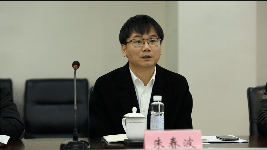 朱春波对e游小镇的到访表示欢迎.