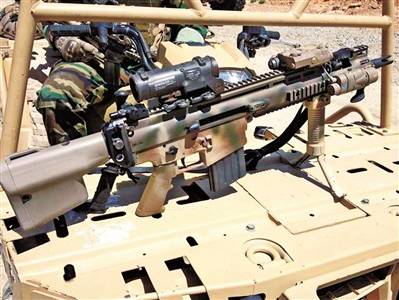 新世纪以来,美军虽然以ar系列的m4a1和m16a4两款突击步枪为标准配置