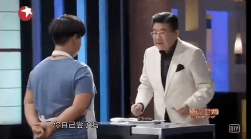 敢喂选秀评委吃粑粑,“九转大肠”梗治好了我的精神内耗_曹可凡_俞涛_节目