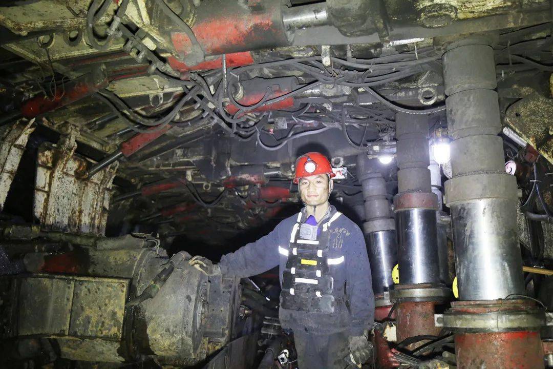 一线风采|孔庄煤矿温涛:通往成功的道路永远充满坎坷_工作_采煤机