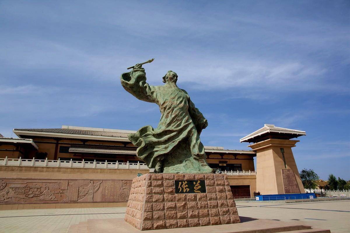 《中国书法史》:专精草书的西州书家,中国书法史第一个书法流派_张芝