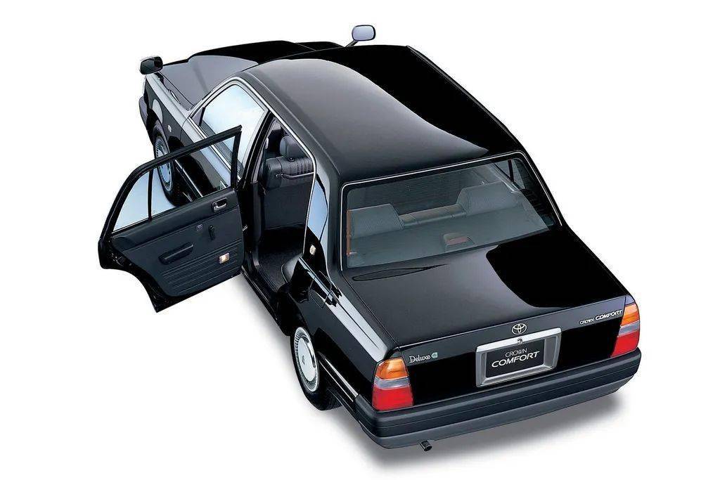 完美诠释什么叫开不坏的丰田,tlv的丰田皇冠comfort和sedan模型试玩