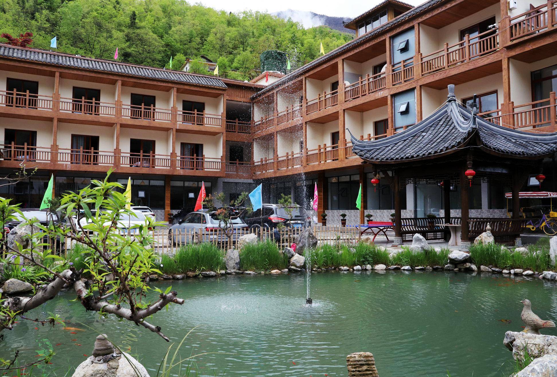 再到扩展延伸,从亢谷出发,到亢谷拓展,发展成环线,正是城口县生态旅游