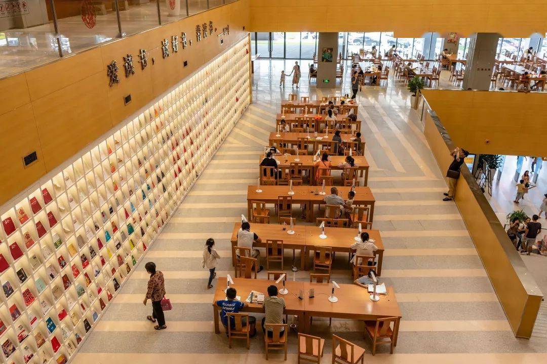 第七次全国县级以上公共图书馆评估定级专家组莅临莆田市开展实地评估