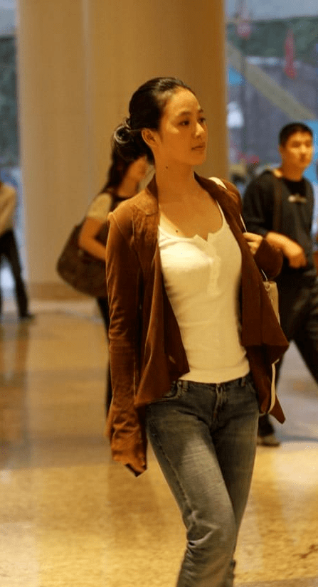 网友:她这张脸,套个麻袋都像高定_周韵_姜文_岁月