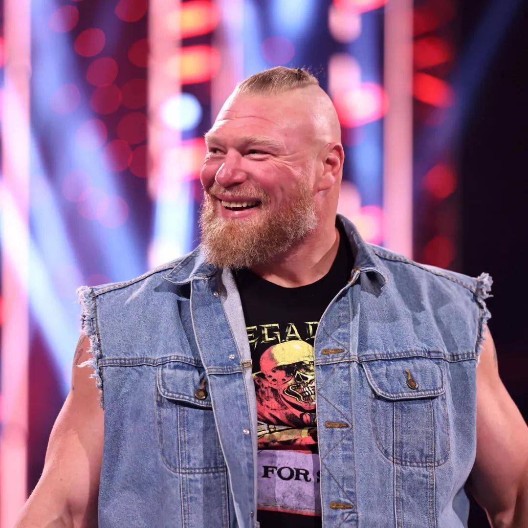 布洛克莱斯纳昨天被鲍比飞冲肩击倒的幕后策划曝光,罗曼发文回应