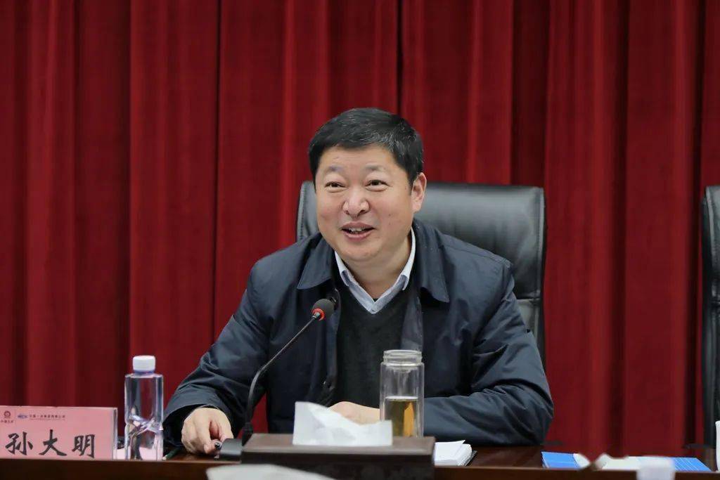 孙大明对中国一冶一直以来给予南阳发展的支持表示感谢.