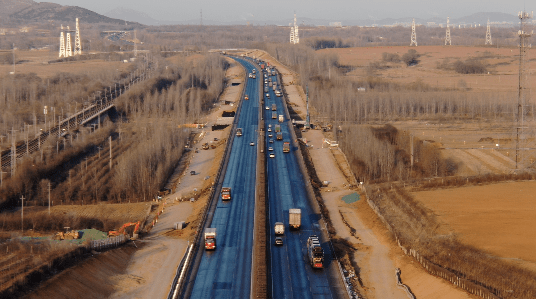京哈高速公路绥中(冀辽界)至盘锦段改扩建工程为新建九门口复线段顺接