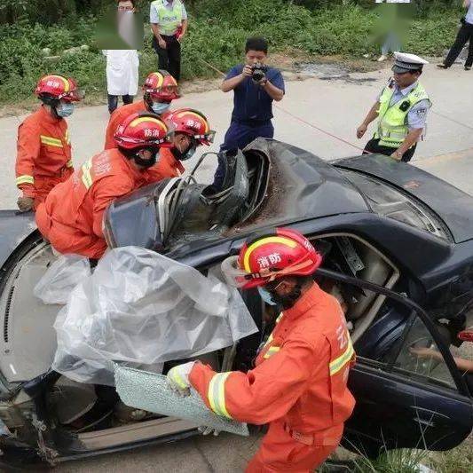 罗平交通事故最新消息图片