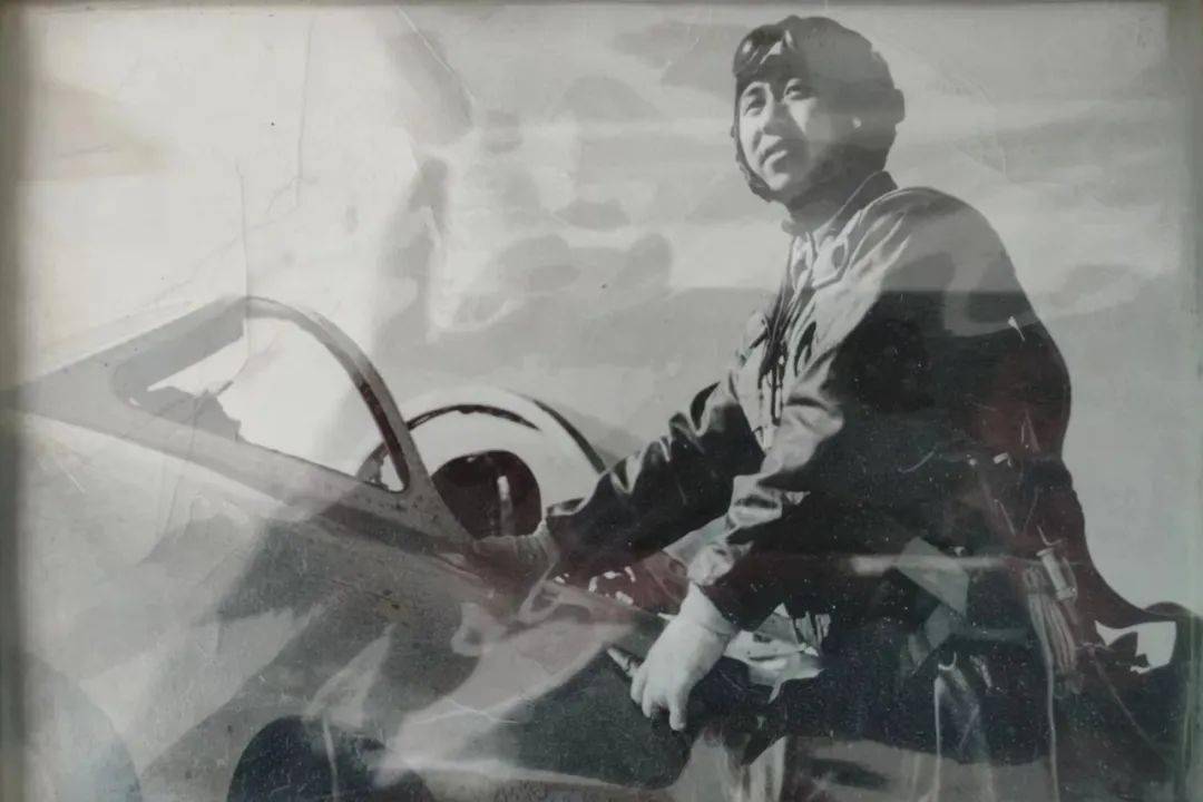 郑老1947年参军入伍,参加过济南战役,淮海战役,渡江战役,上海战役,还