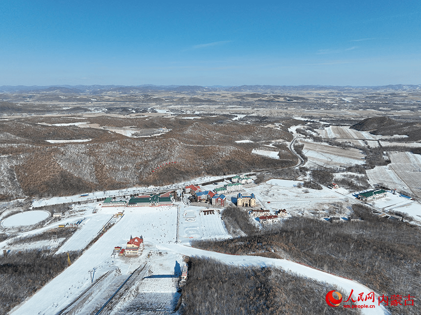 喜迎“十四冬” 冰雪运动“热”起来_滑雪场_扎兰屯市_金龙山