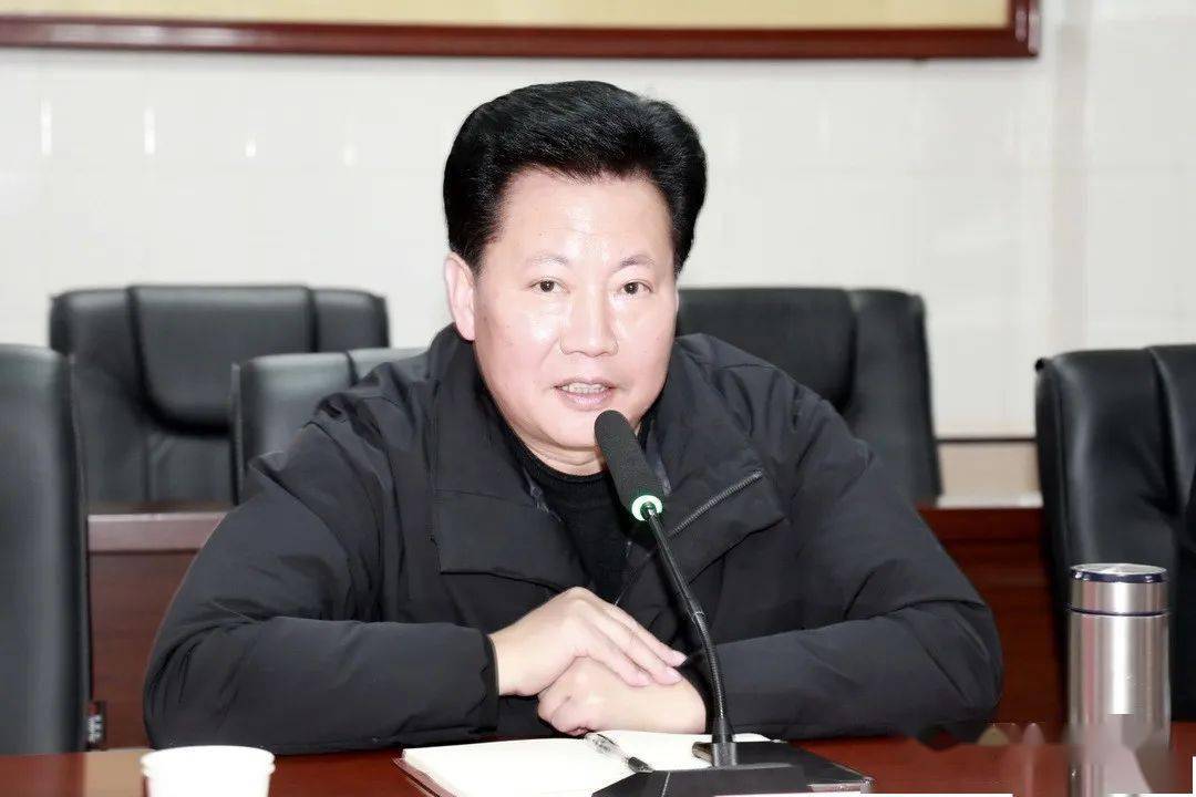 杨勇军校长发表讲话,他对杭州铭师堂数字科技有限公司王健主任一行的