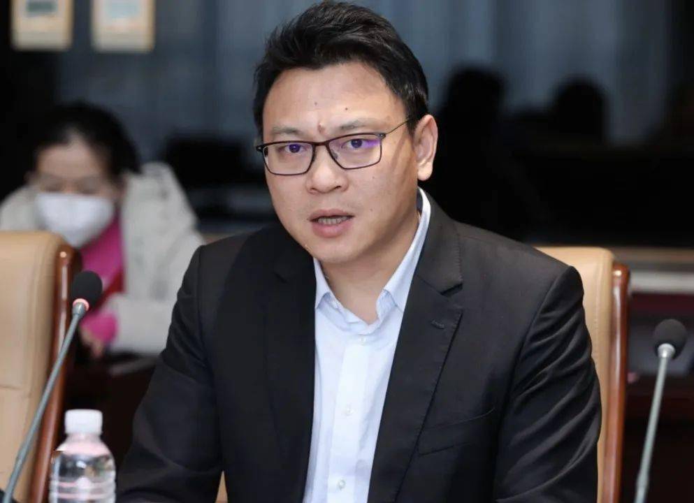 会副主任吴雪萍,科研处副处长董淼军,上海上体伤骨科医院院长王雪强