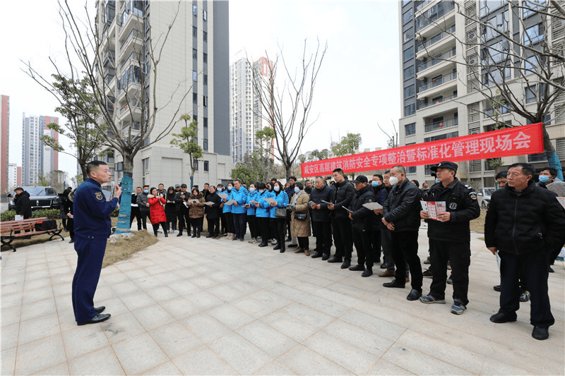 咸宁开展高层室第消防练习训练 拧紧生命“平安阀”