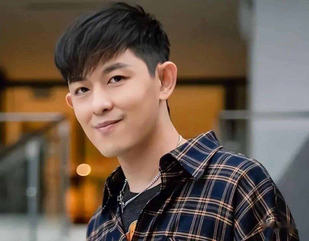 现年40岁的敖犬,原名庄濠全,他曾是偶像男团棒棒堂的成员.