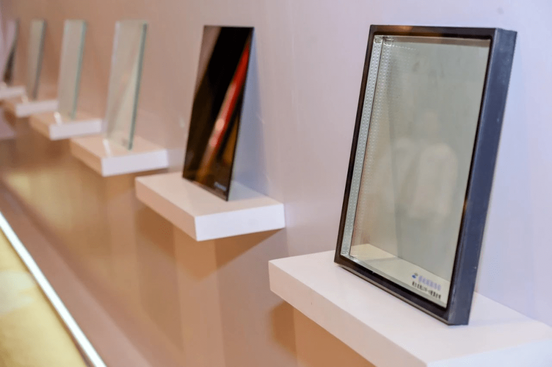 超白ea玻璃新品发布会作为庆祝耀皮玻璃集团成立40周年系列活动之一