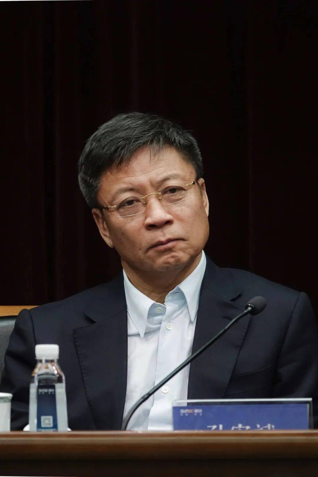 孙宏斌缺席了这场会议_重组_股东_销售额