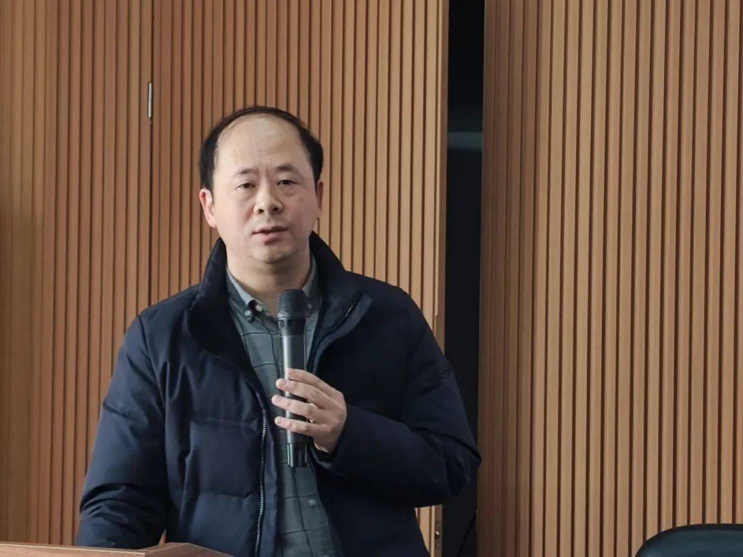 莆田五中林建明老师在《从教学实践到教学成果奖凝炼》讲座中阐述了