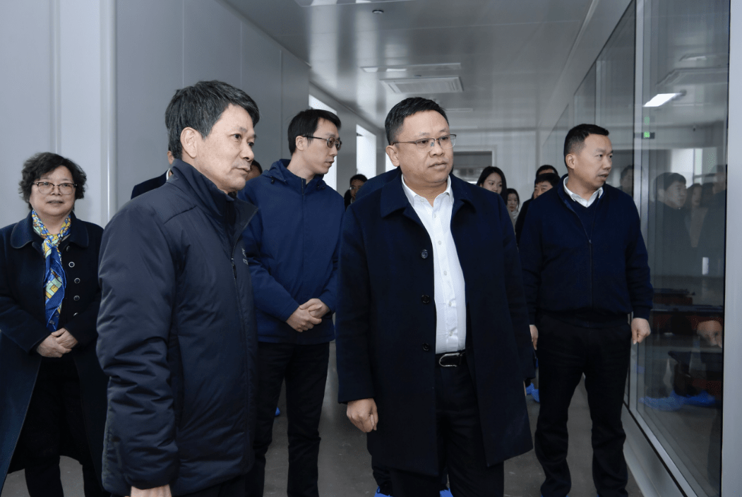 裘建勇在督查中强调,工业是嵊州经济的命脉,项目建设是推动经济增长