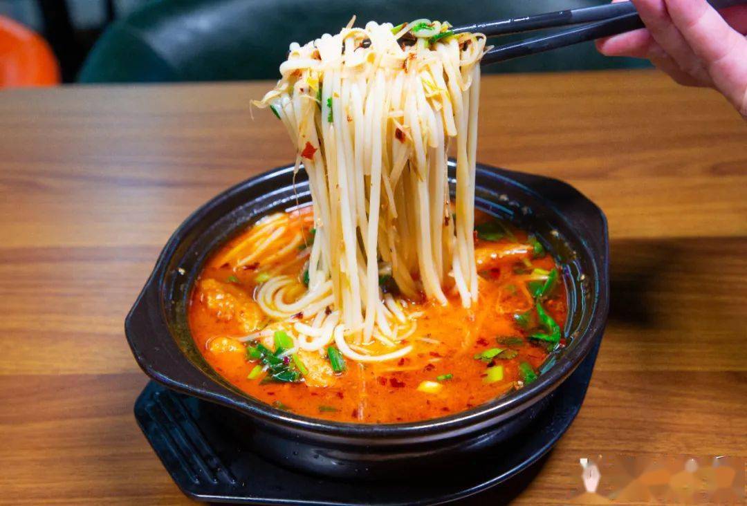 8元「一品轩麻辣烫」花甲米线 饮料1瓶!多店通用!好吃不贵!