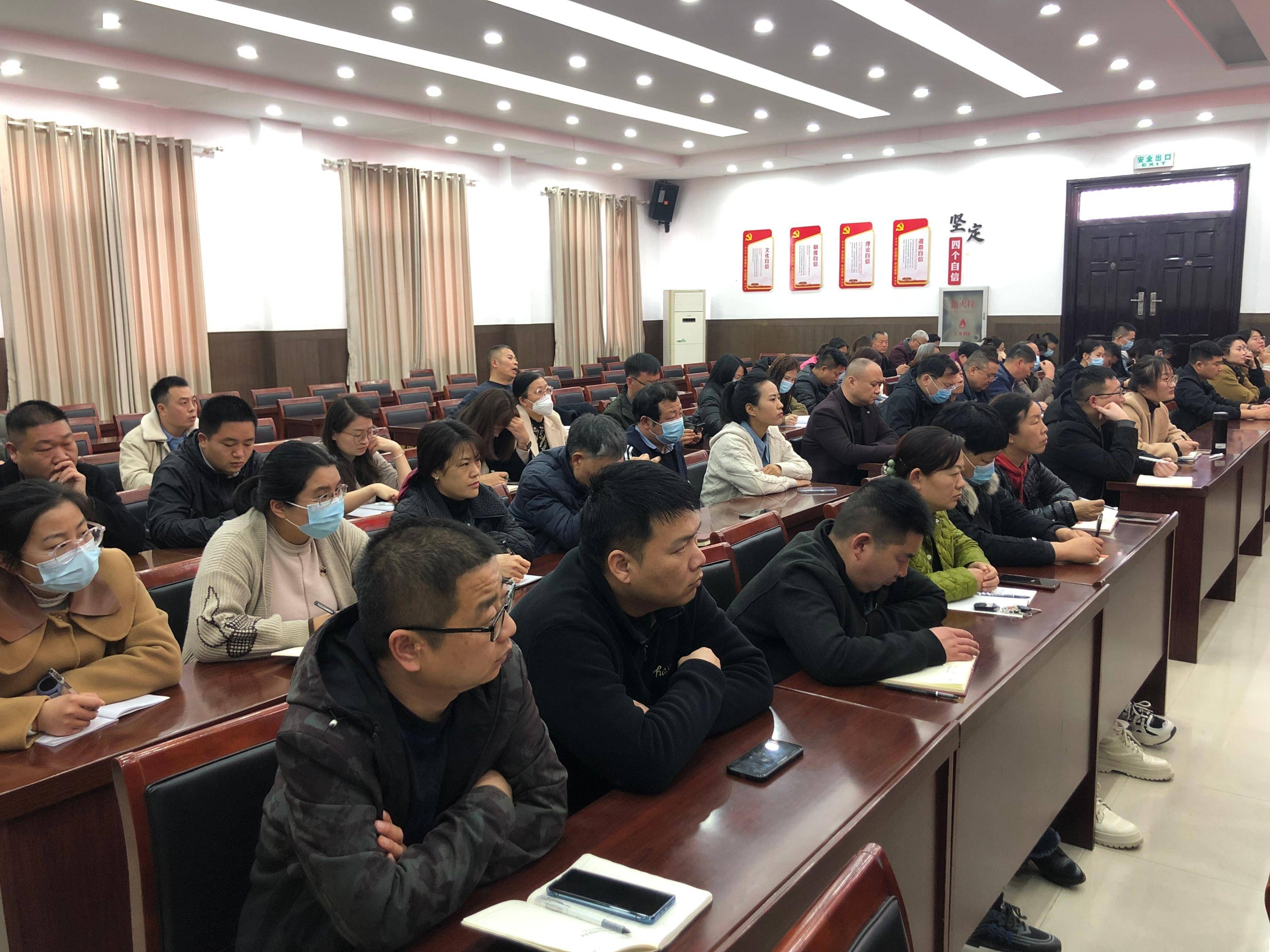 荥阳市崔庙镇:缺啥补啥 机关干部集体"充电"_工作_新闻_什么