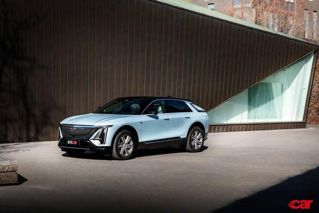 孤胆英雄——凯迪拉克lyriq锐歌后驱版 | car reviews_搜狐汽车_搜狐