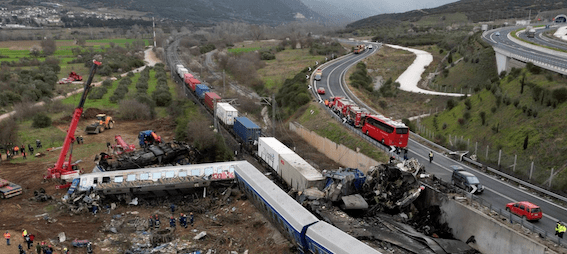 希臘鐵路史上最嚴重的災難:至少40人死亡,85人受傷_火車_事故_車廂