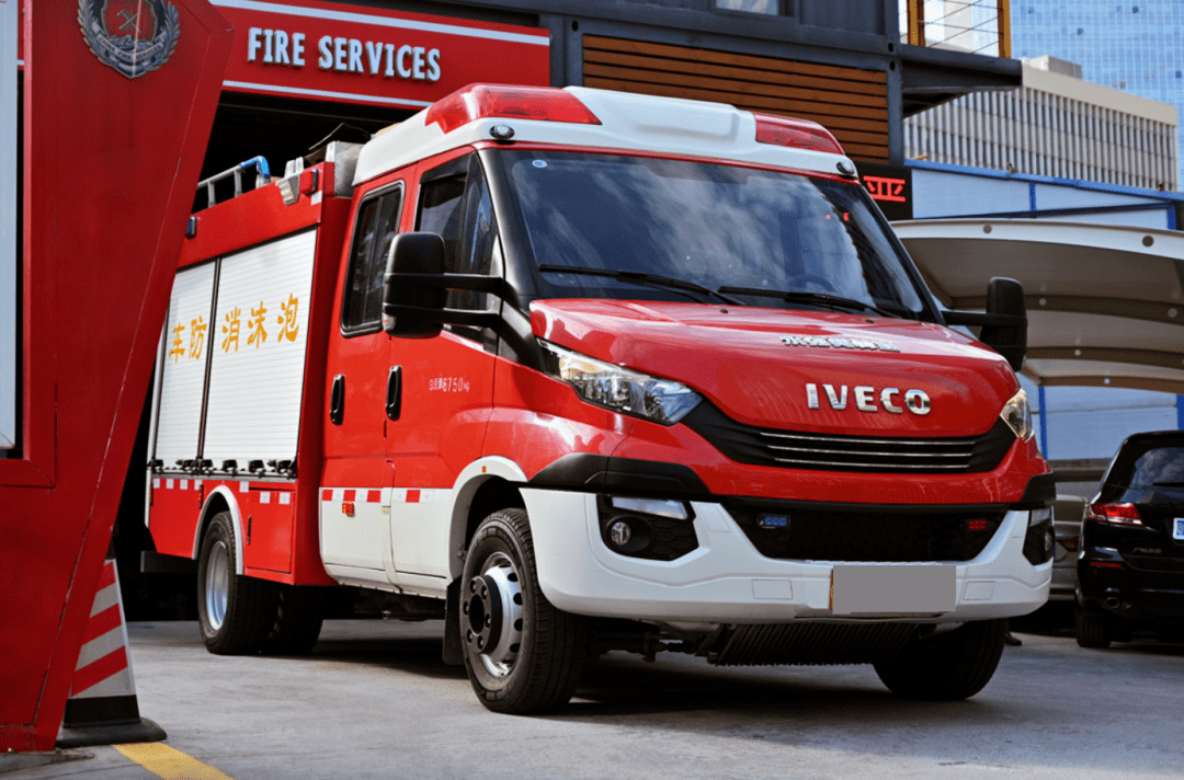 深圳马拉松燃情落幕 进口依维柯底盘消防车为大型赛事提供专业保障