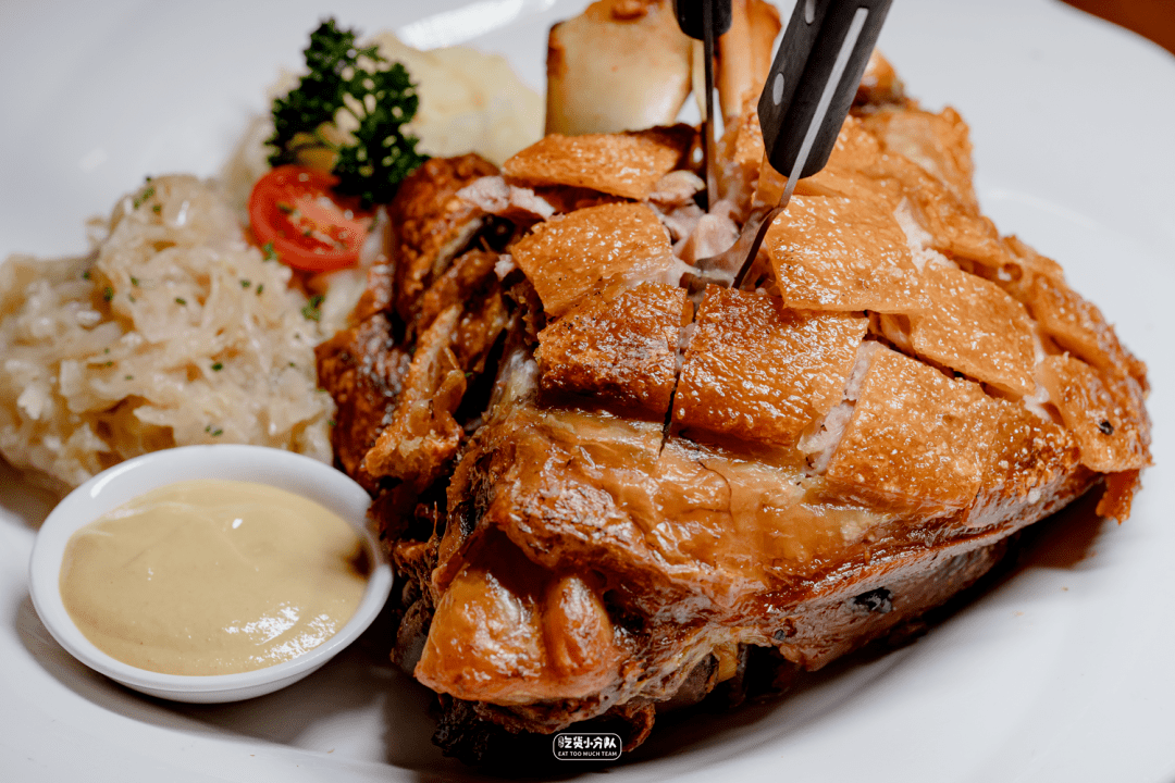 德式烤猪肘|pork-knuckle