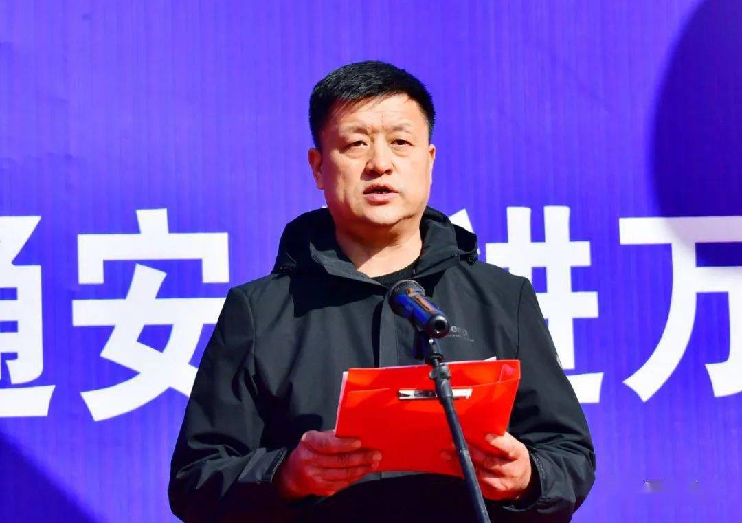 忻州市举行公路交通安全"春季守护行动"暨服务企业"交通安全进万家"