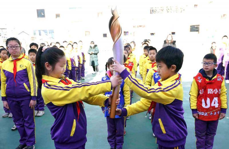 纪念北京冬残奥会胜利举办一周年 石景山区电厂路小学举办模仿冬残奥会