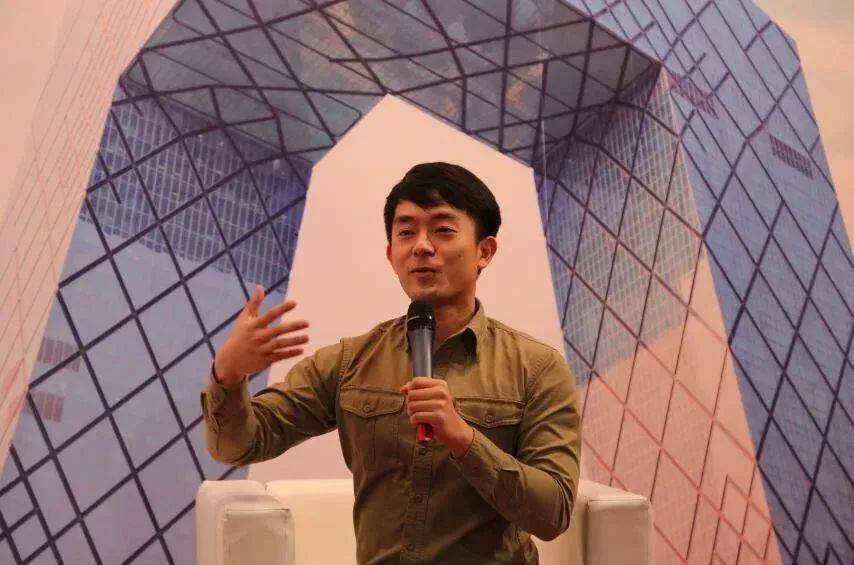 毒贩在我身旁,突然拿出了枪_刘骁骞_毒品_巴西