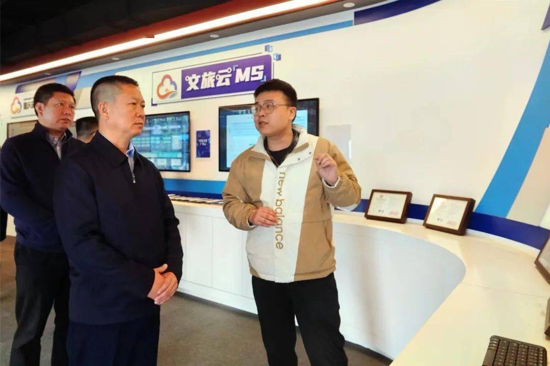 在重庆,刀文先后走访了重庆旅游投资集团,重庆安野藏