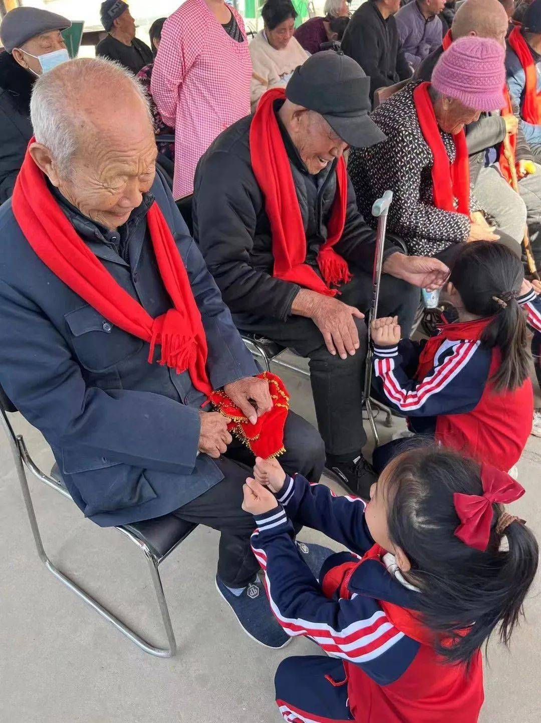 学习雷锋好榜样 争做追"锋"好少年——顺平县各学校开展学雷锋系列