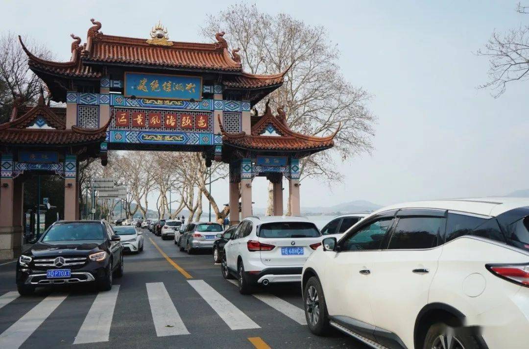 8 日,9 日,15 日,16 日,22 日,23 日鼋头渚景区十里芳堤(充山大门至犊