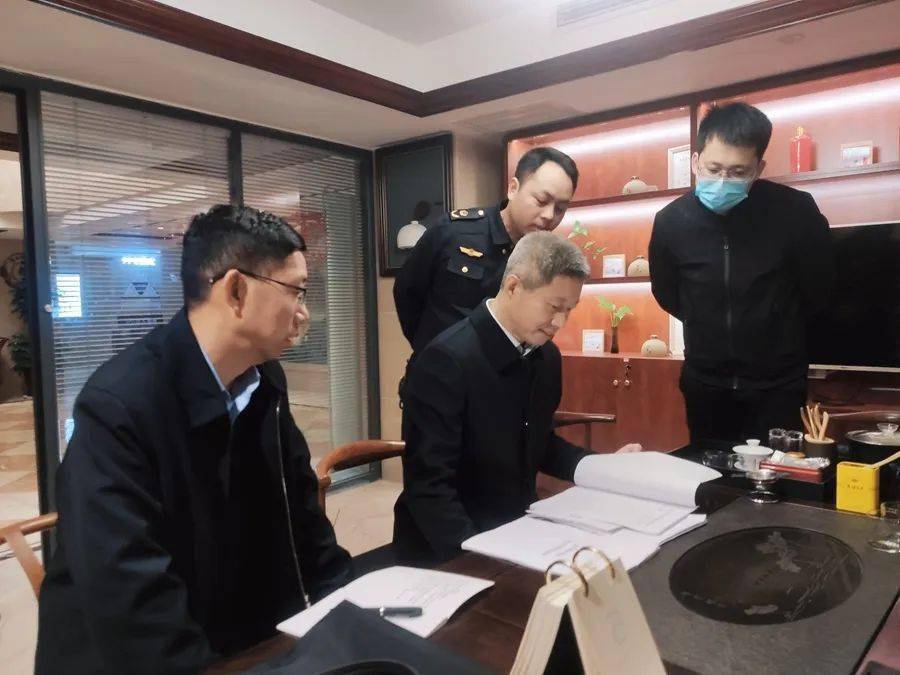 要闻| 汉阴县人大常委会主任黄邦平开展b级食品企业