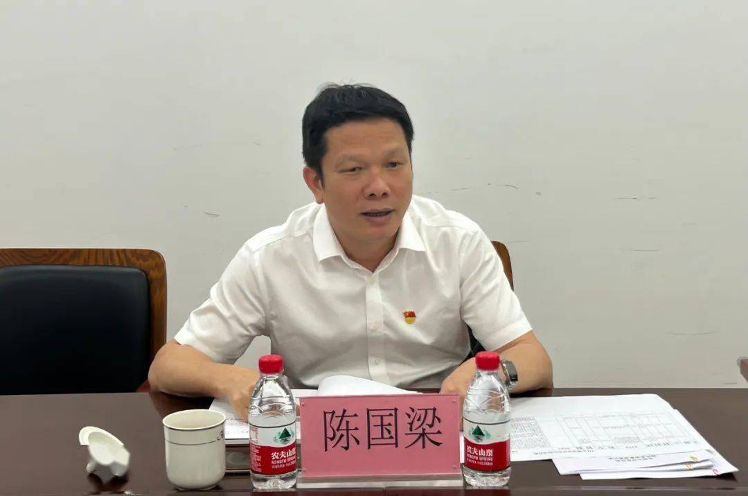 五指山市市长陈国梁到市信访服务中心开展接访工作_群众_问题_历史