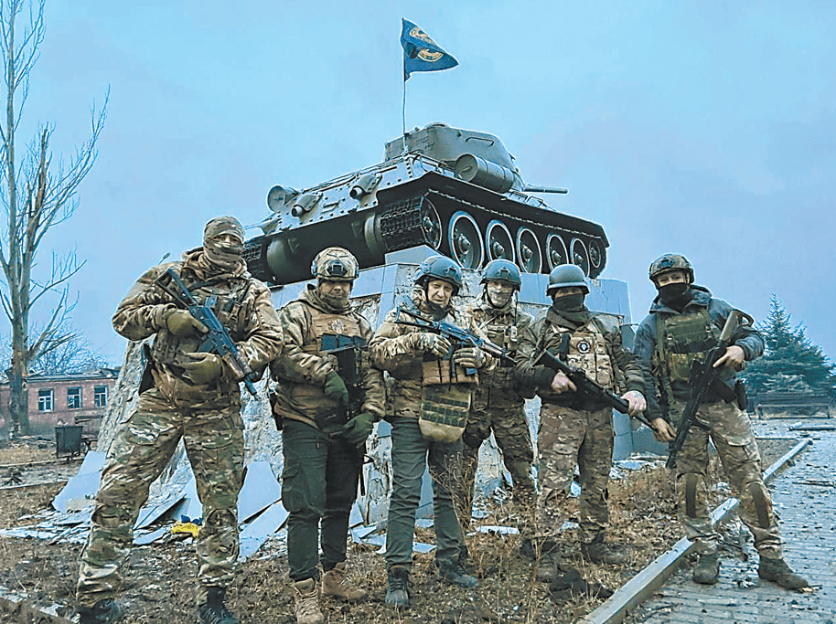 俄称“完全掌控”巴赫穆特东部，泽连斯基：乌军正准备发动反攻