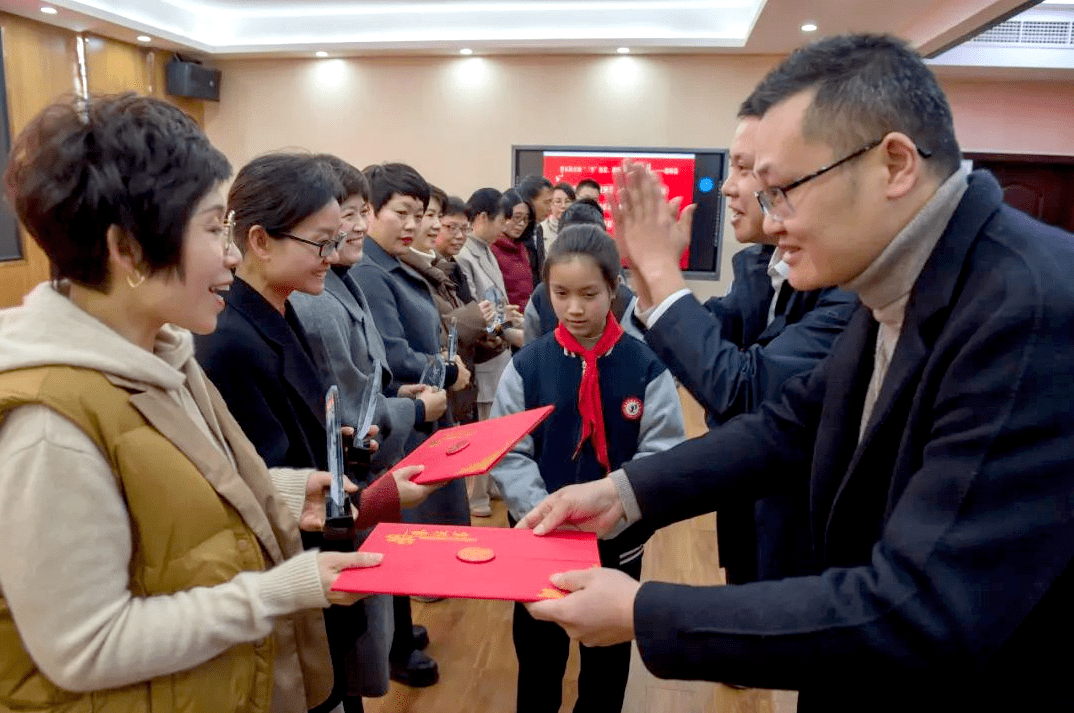 二级建造师白象老师(二级建造师网课老师推荐)