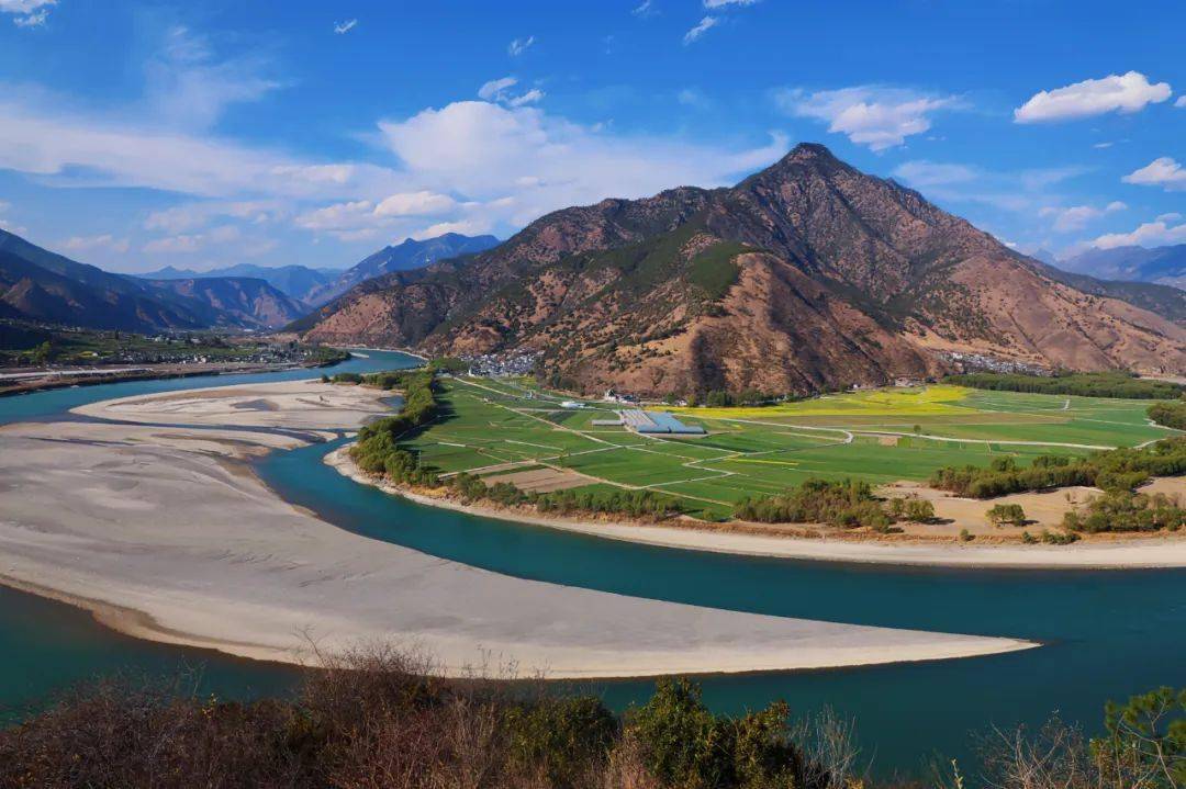 树立"绿水青山就是金山银山"理念,3月9日,玉龙县石鼓镇组织部分党员