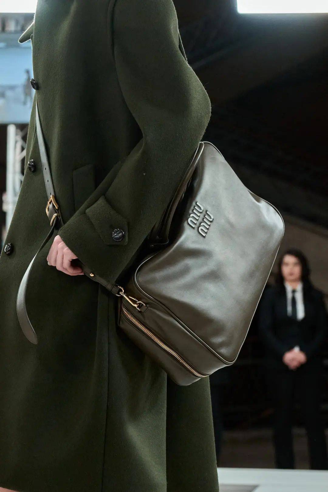 这7组搭配,接下来会刷屏!_衬衫_prada_领带