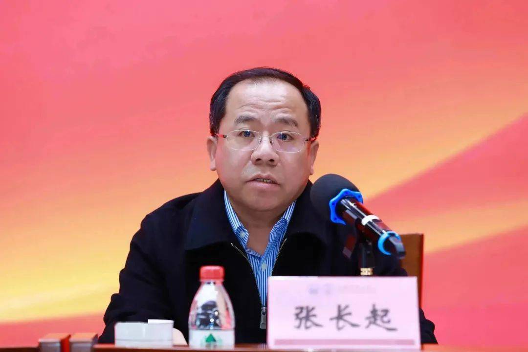 彭琼林同志在讲话中指出,浦东新区高度重视干部队伍建设和人才工作.